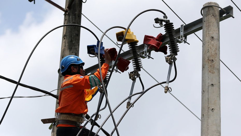 Rangkuman Fisika Medan Listrik: Bunyi Hukum Gauss dan Rumusnya Rangkuman Fisika Medan Listrik: Bunyi Hukum Gauss dan Rumusnya