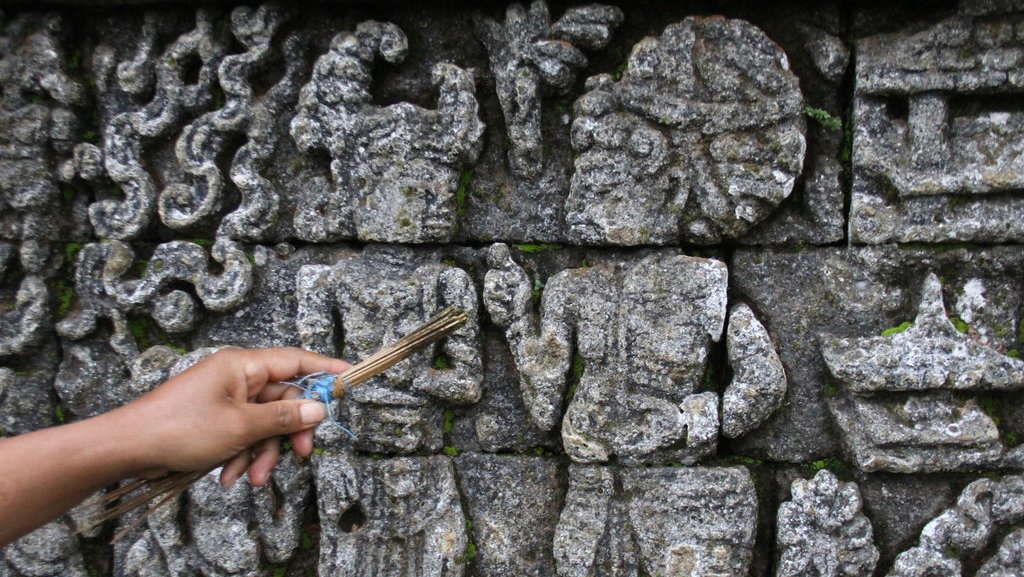 Kenali Jenis Patung Berdasarkan Cara Pembuatannya: Arca dan Relief Kenali Jenis Patung Berdasarkan Cara Pembuatannya: Arca dan Relief