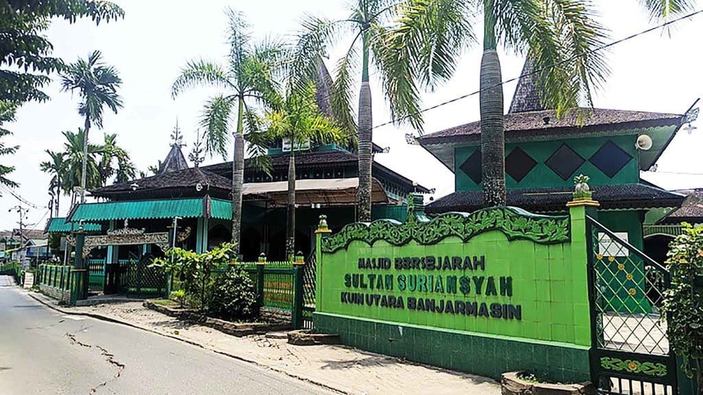 Masjid Sultan Suriansyah: Sejarah, Interior, & Arsitektur Bangunan