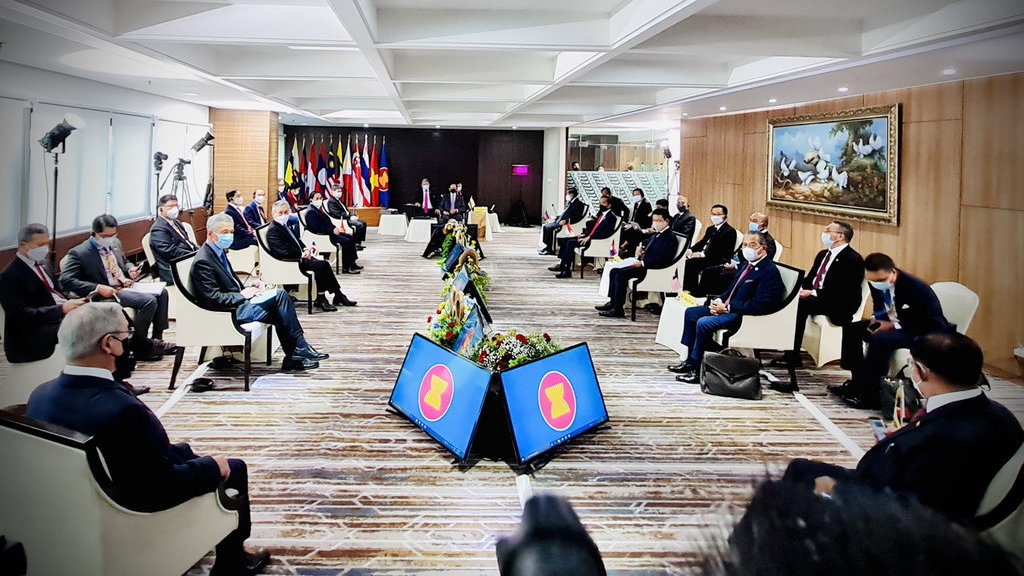 Saran Jokowi & ASEAN Tak Hentikan Kebengisan Tentara Myanmar Saran Jokowi & ASEAN Tak Hentikan Kebengisan Tentara Myanmar