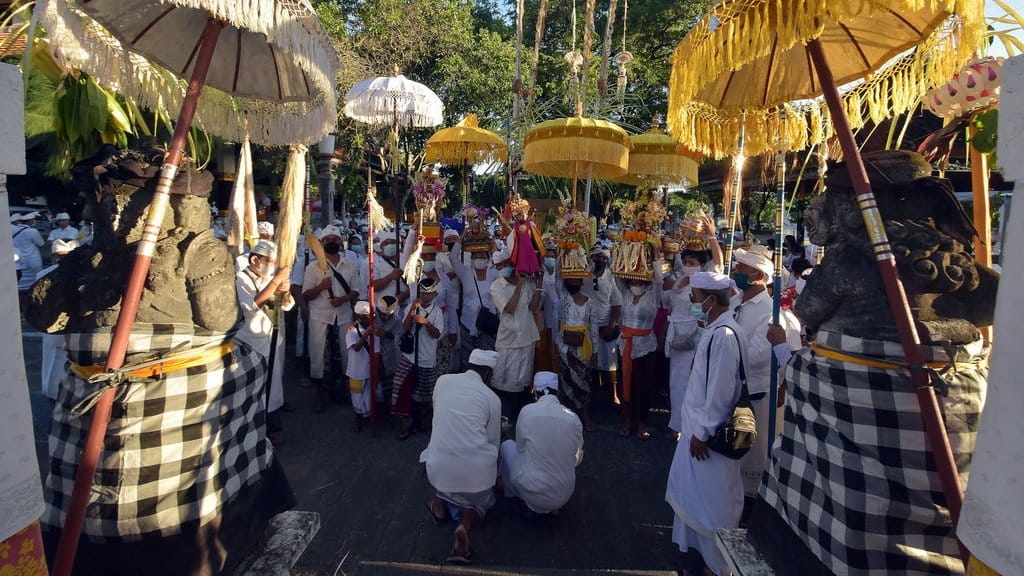 Daftar Hari Raya Umat Hindu Selain Nyepi: Galungan-Pagerwesi