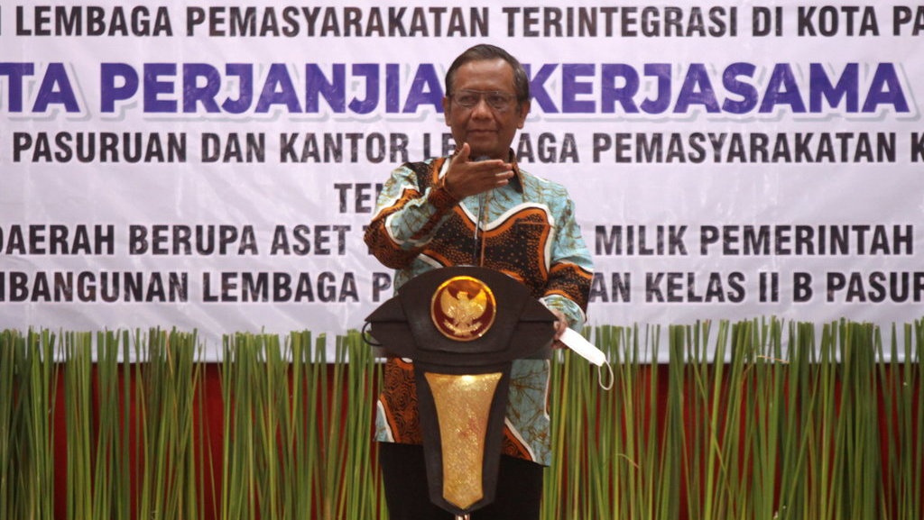 Temui Mahfud MD, Nirina Zubir Curhat Soal Mafia Tanah