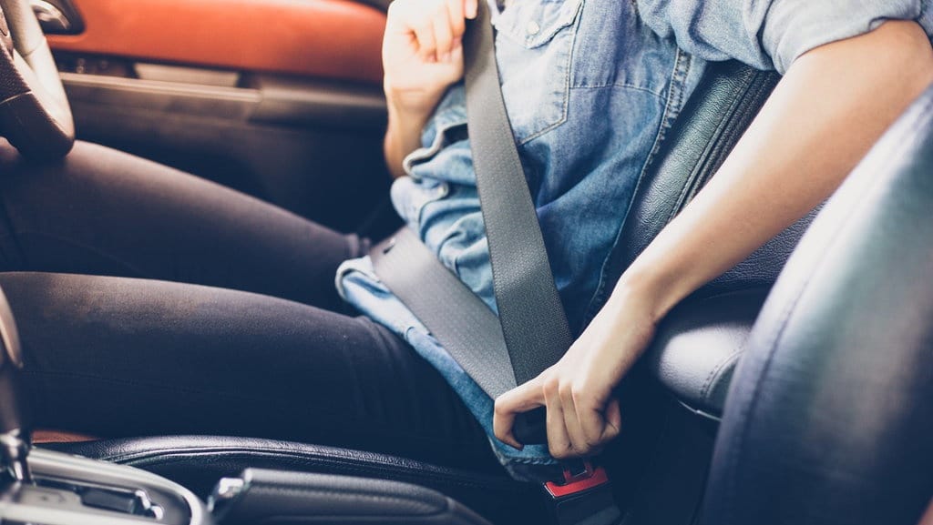 Riset Adira Insurance Ungkap Kebiasaan Berkendara di Indonesia