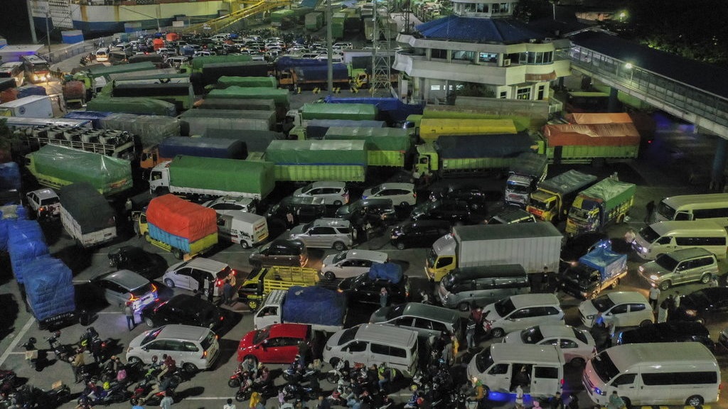 Pengecualian Larangan Mudik 2021: Jadwal, Tanggal & Aturannya Pengecualian Larangan Mudik 2021: Jadwal, Tanggal & Aturannya