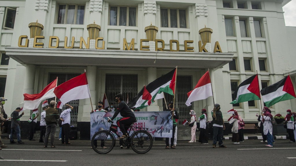 Seorang Office Boy Dijerat UU ITE karena Hina Palestina, Tepatkah? Seorang Office Boy Dijerat UU ITE karena Hina Palestina, Tepatkah?
