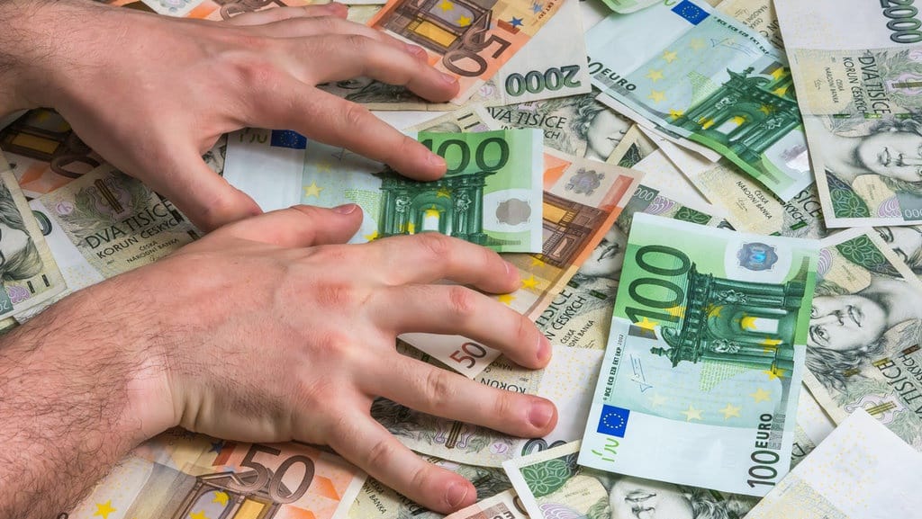 Rangkuman Materi Menghindari Akhlak Tercela: Serakah dan Kikir Rangkuman Materi Menghindari Akhlak Tercela: Serakah dan Kikir