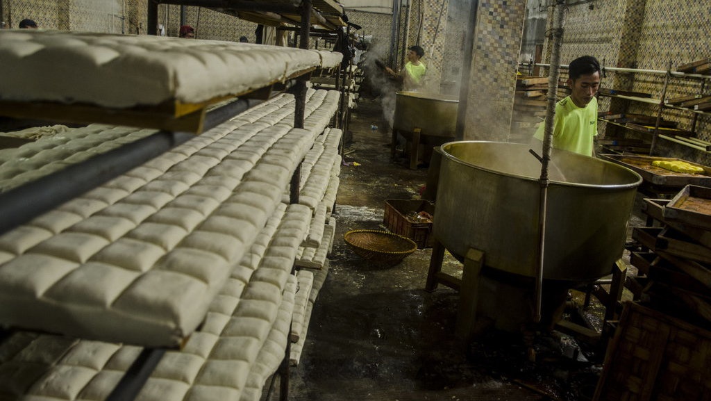 Harga Kedelai Terus Melonjak, Tahu-Tempe Makin Mahal