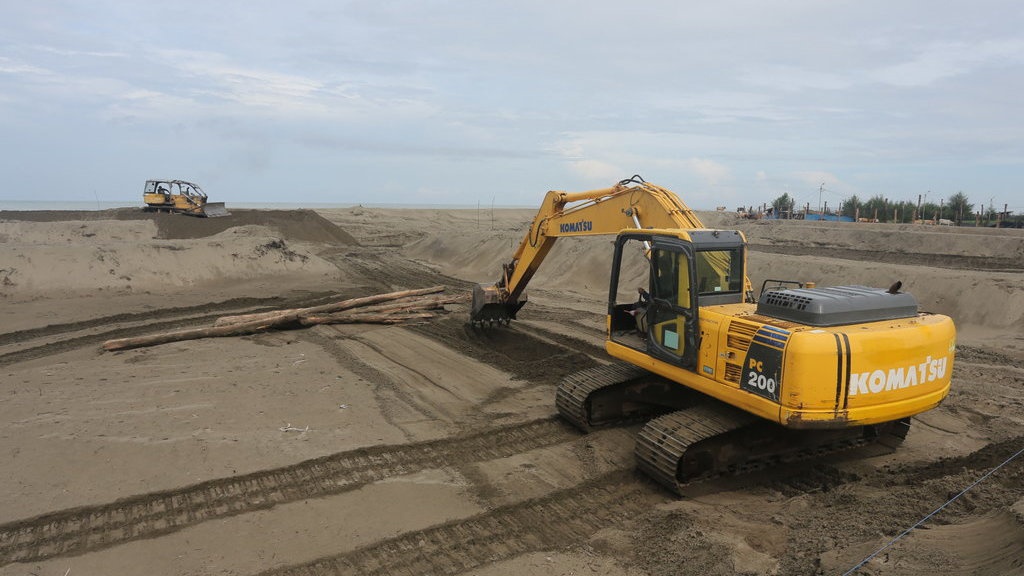 Isi Pasal 33 UUD 1945 Sebelum dan Sesudah Amandemen Isi Pasal 33 UUD 1945 Sebelum dan Sesudah Amandemen