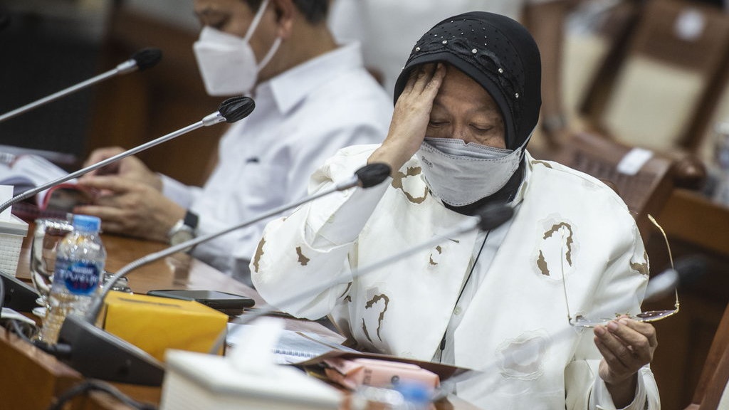 ASN Terima Bansos, Risma Didesak Perbaiki Data Tanpa Marah-marah ASN Terima Bansos, Risma Didesak Perbaiki Data Tanpa Marah-marah