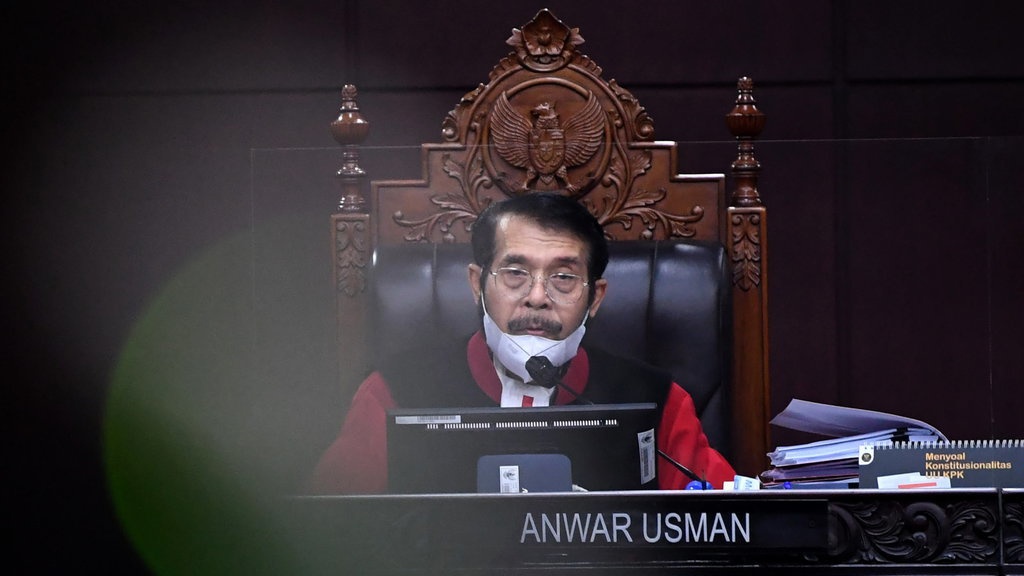 Ketua MK Anwar Usman akan Nikahi Adik Jokowi