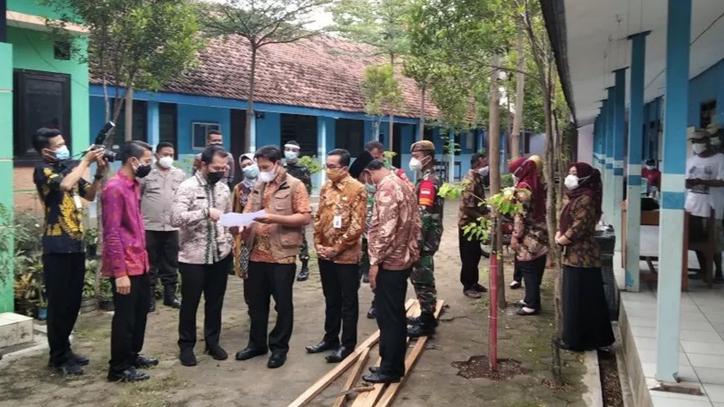 Pemkab Kudus Gunakan Gedung Sekolah untuk Tempat Isolasi Pemkab Kudus Gunakan Gedung Sekolah untuk Tempat Isolasi
