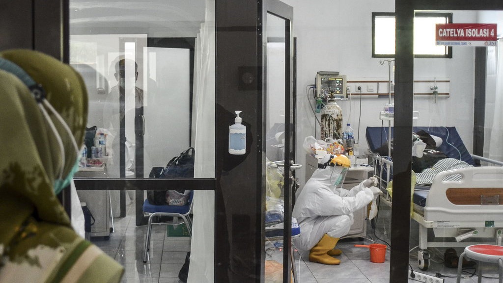 COVID-19 Melonjak, Menkes Targetkan Konversi Tempat Tidur RS 40% COVID-19 Melonjak, Menkes Targetkan Konversi Tempat Tidur RS 40%