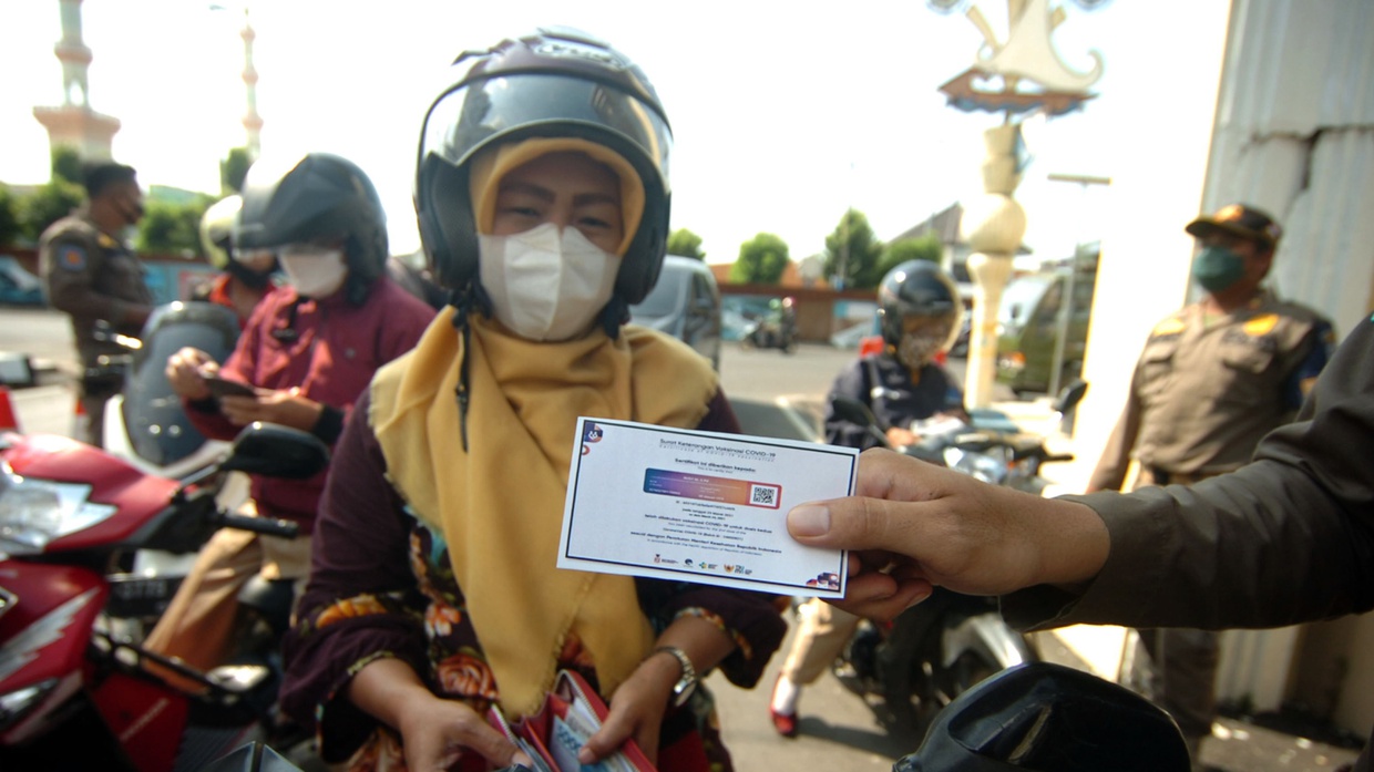 Jokowi Perpanjang PPKM Level 4 Mulai 3-9 Agustus Secara Terbatas Jokowi Perpanjang PPKM Level 4 Mulai 3-9 Agustus Secara Terbatas