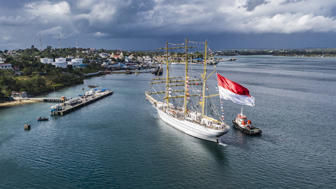 KRI Bima Suci Tiba di Tual KRI Bima Suci Tiba di Tual