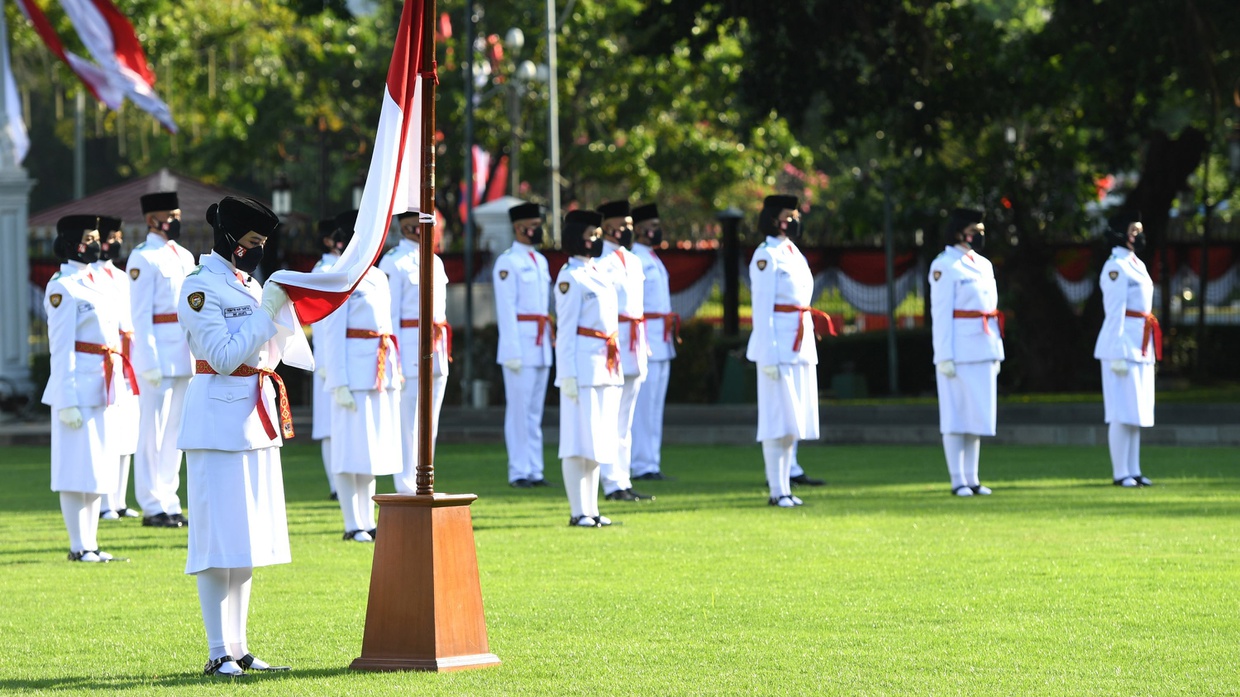 Sejarah Upacara Bendera HUT RI Pertama & Tentang Bapak Paskibraka Sejarah Upacara Bendera HUT RI Pertama & Tentang Bapak Paskibraka