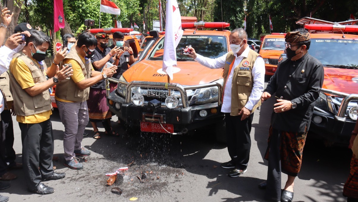 BNPB Luncurkan 14 Mobil Masker di Bali Guna Perkuat Disiplin Prokes BNPB Luncurkan 14 Mobil Masker di Bali Guna Perkuat Disiplin Prokes