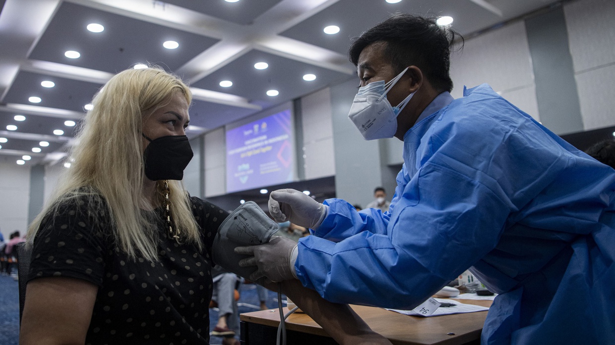 Pemulihan Ekonomi & Pariwisata, Kemenkes Perluas Vaksinasi WNA