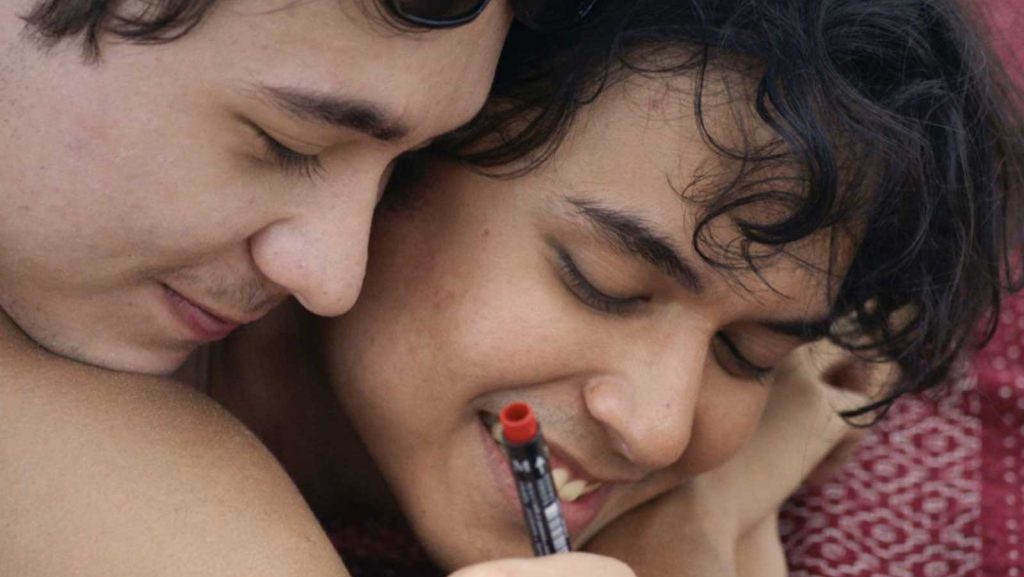 Dear to Me: Bertahan Lewat Benturan Kenyataan dan Angan Dear to Me: Bertahan Lewat Benturan Kenyataan dan Angan