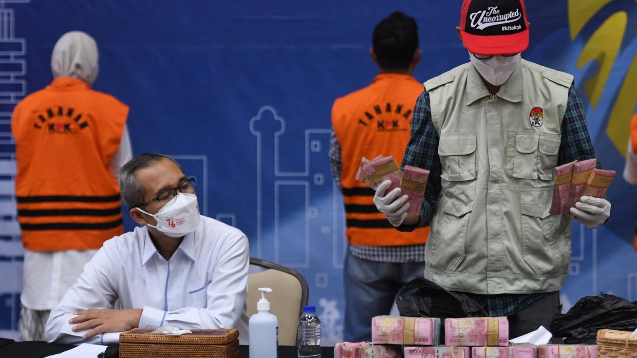 KPK Tetapkan 22 Tersangka Terkait OTT Bupati Probolinggo KPK Tetapkan 22 Tersangka Terkait OTT Bupati Probolinggo