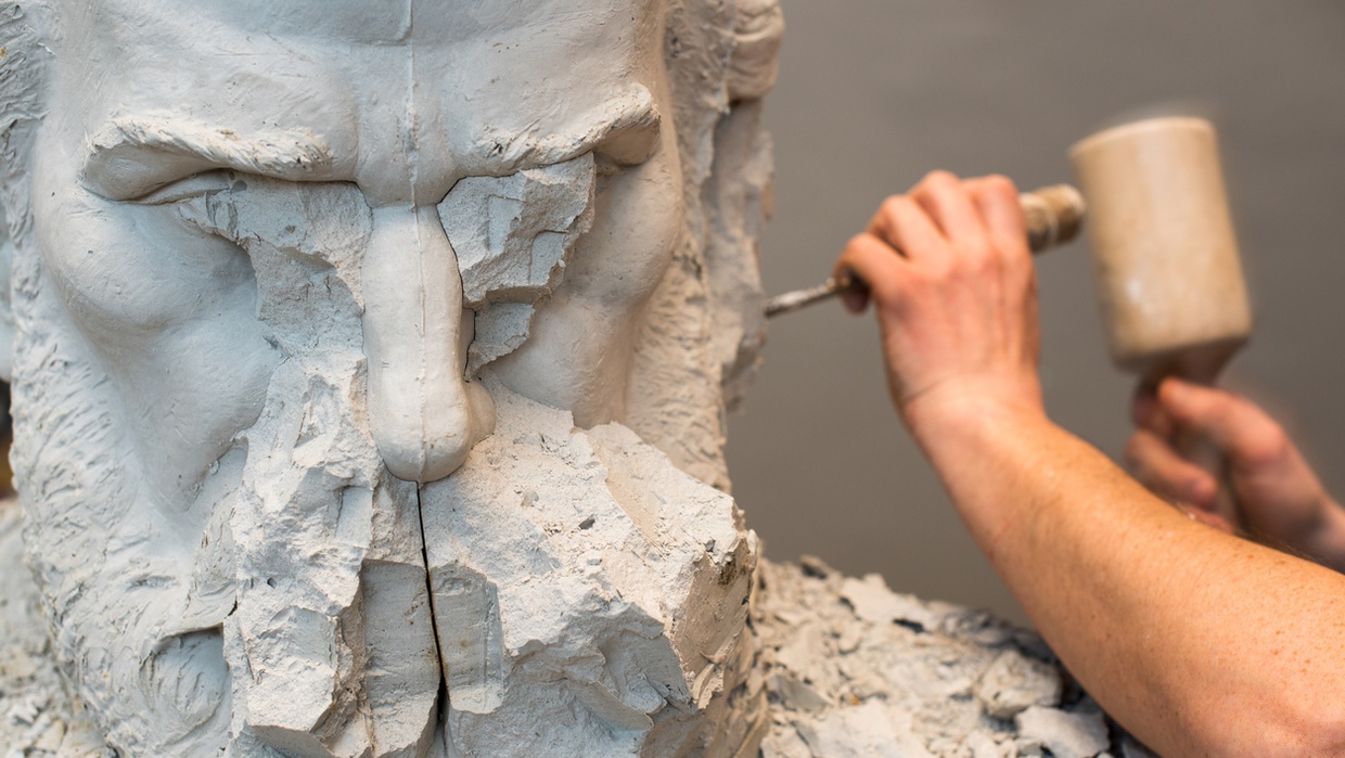 Teknik Pembuatan Patung: Bahan dan Alat Membuatnya Teknik Pembuatan Patung: Bahan dan Alat Membuatnya