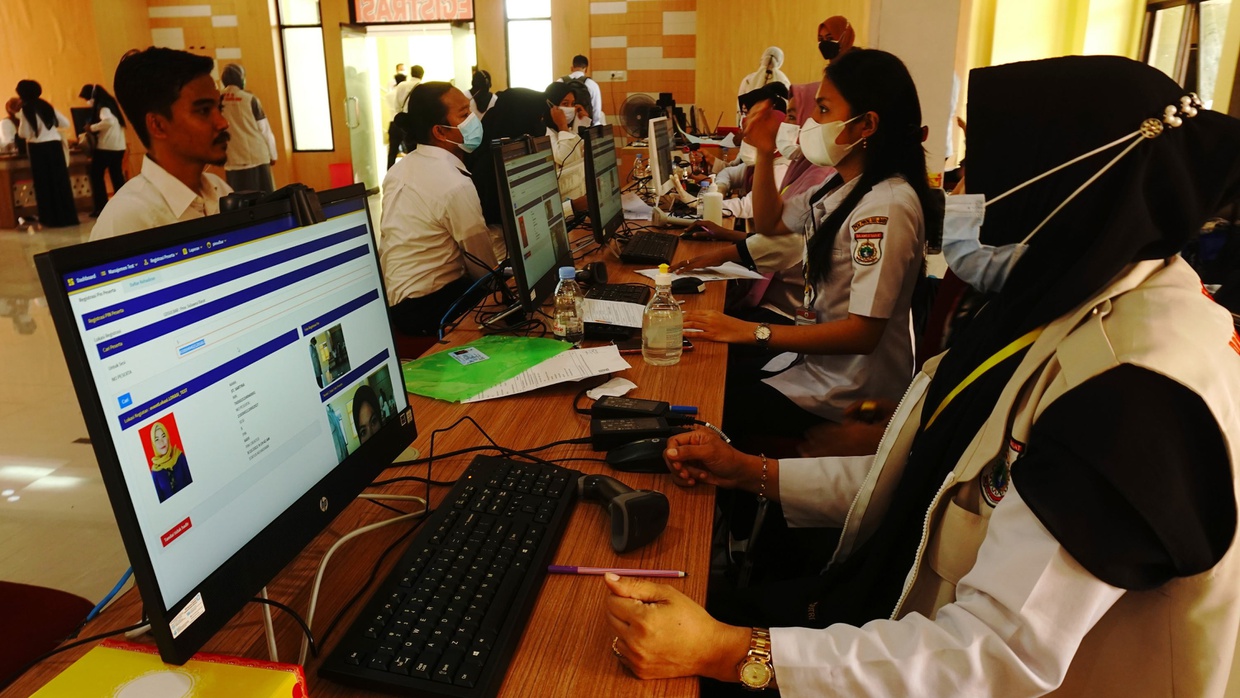 Bareskrim Ungkap Kecurangan Seleksi CPNS 2021, 30 Orang Ditangkap Bareskrim Ungkap Kecurangan Seleksi CPNS 2021, 30 Orang Ditangkap