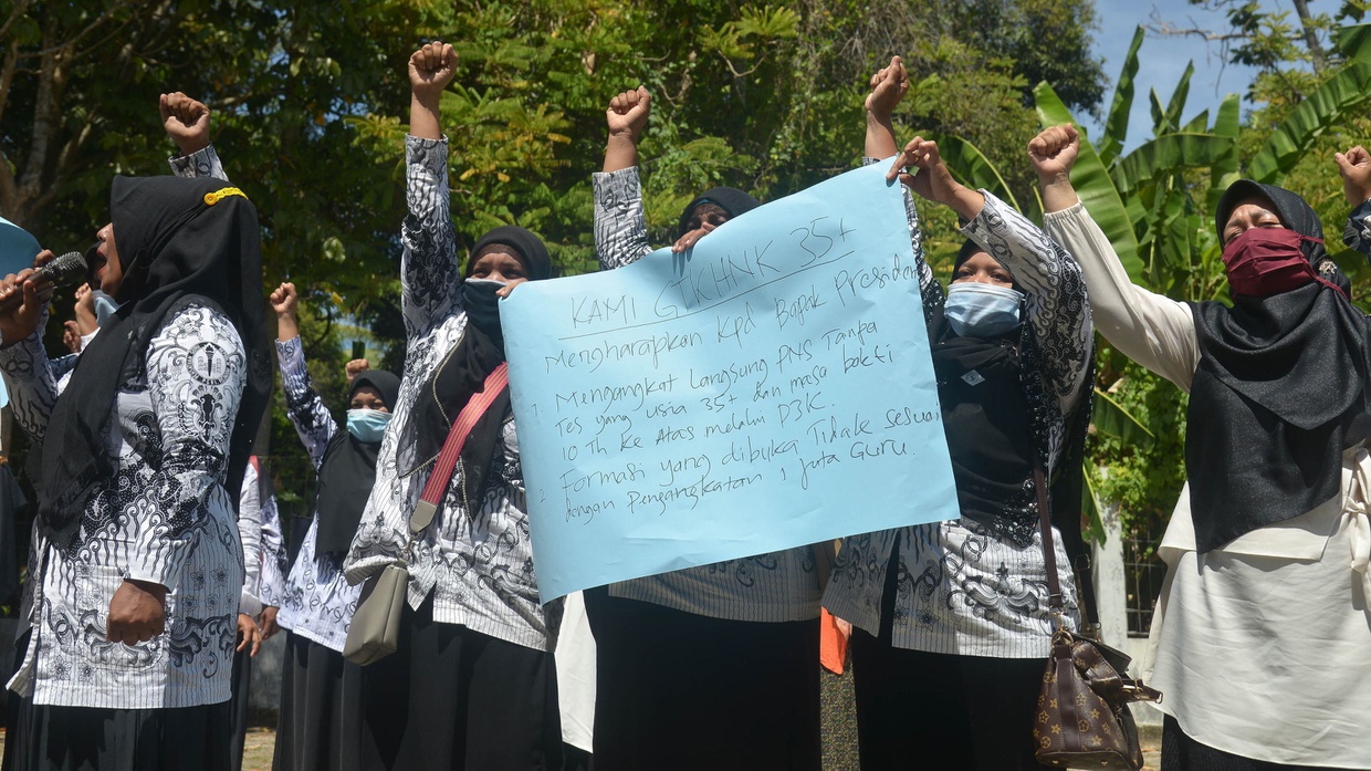 Nelangsa Guru Honorer & Proses Seleksi PPPK yang Tak Berpihak Nelangsa Guru Honorer & Proses Seleksi PPPK yang Tak Berpihak