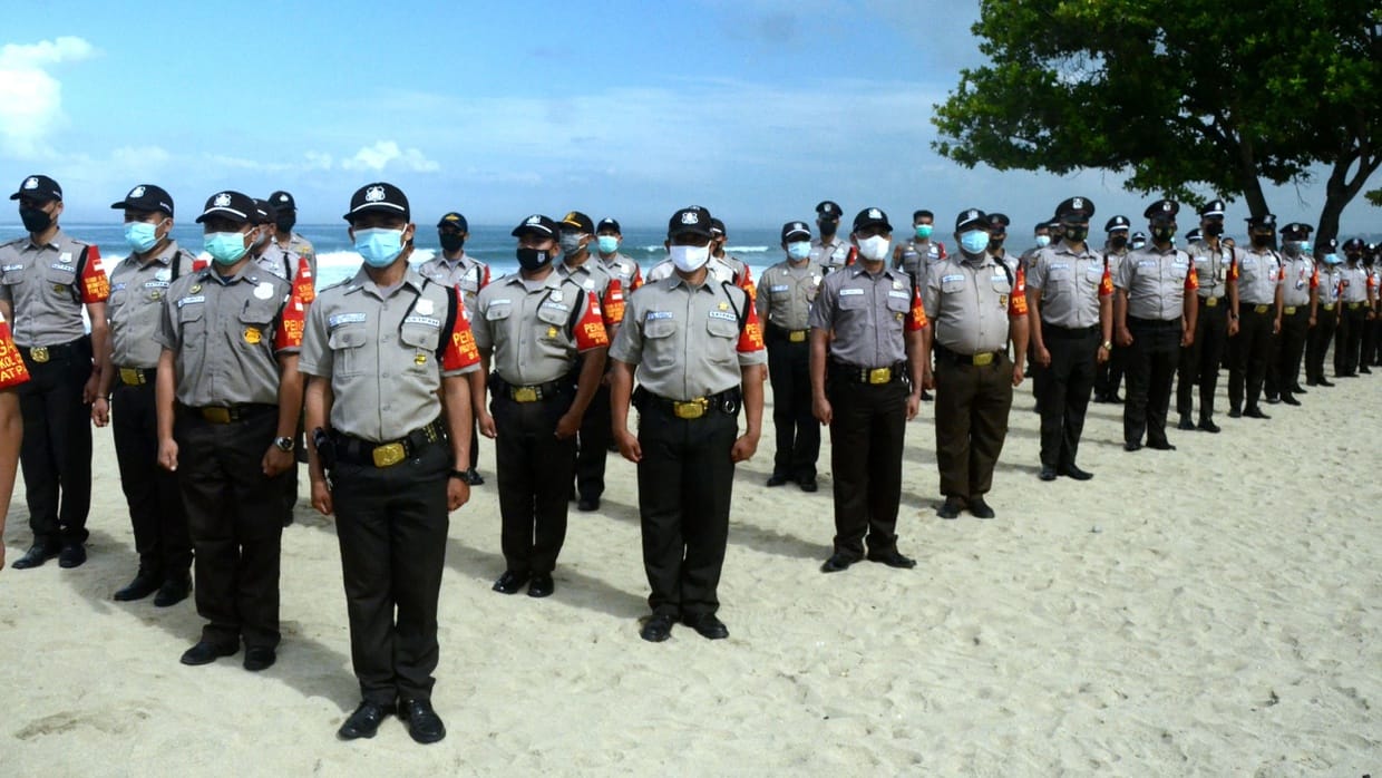 Gonta-ganti Seragam Satpam: Bikin Pusing Warga & Polri Tak Cermat