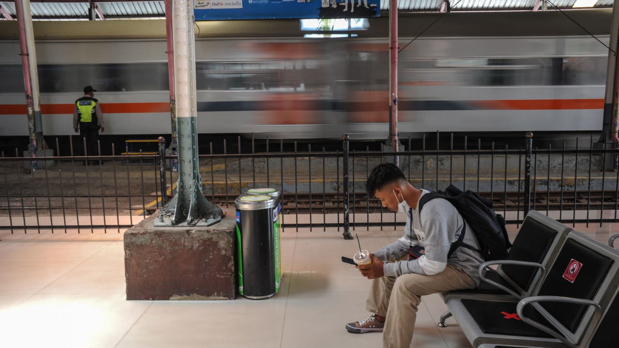 Aturan Mengambil Foto dan Video di Stasiun dan Kereta Api Aturan Mengambil Foto dan Video di Stasiun dan Kereta Api