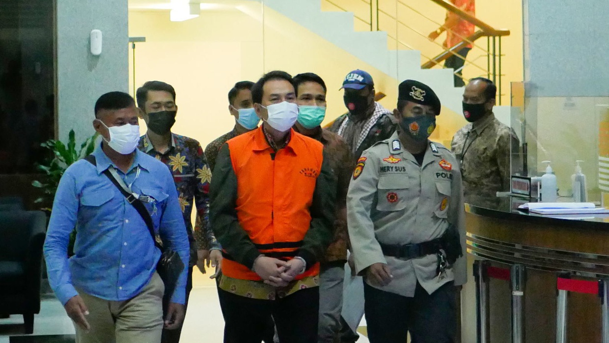 Azis Syamsuddin & Lingkaran Kelam DPR: Kinerja Buruk dan Koruptif Azis Syamsuddin & Lingkaran Kelam DPR: Kinerja Buruk dan Koruptif