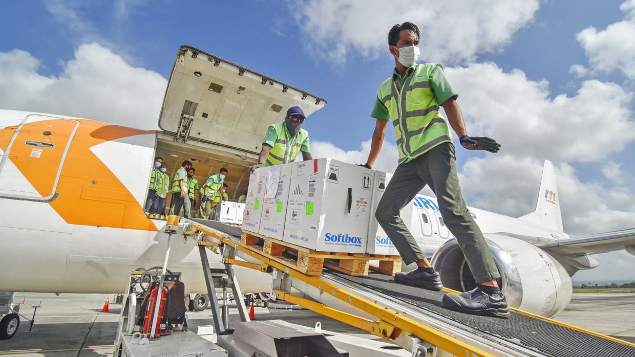 Indonesia Terima Vaksin Pfizer & AstraZeneca & Siap Didistribusikan