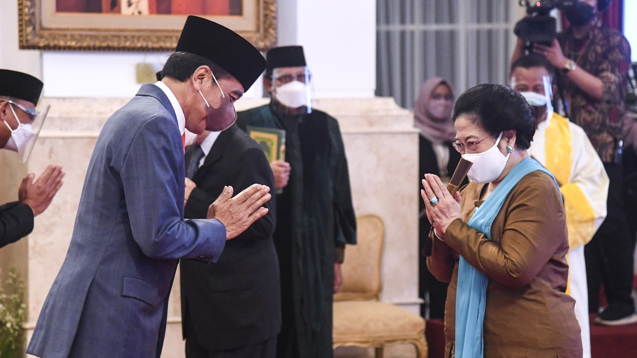 Polemik Jokowi Lantik Megawati jadi Ketua Dewan Pengarah BRIN Polemik Jokowi Lantik Megawati jadi Ketua Dewan Pengarah BRIN