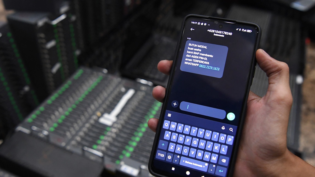 Lingkaran Setan Jerat Pinjol yang Rawan Korbankan Hak Hidup Anak Lingkaran Setan Jerat Pinjol yang Rawan Korbankan Hak Hidup Anak