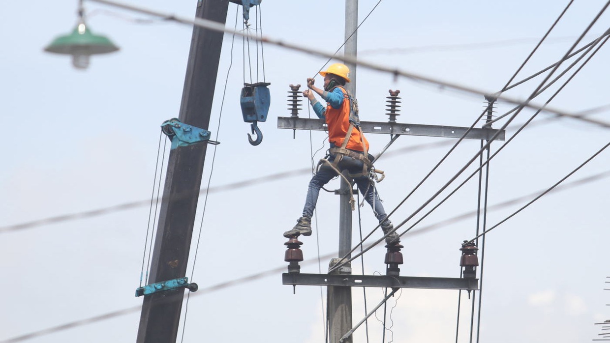 Rumus Hukum Ohm, Bunyi Pernyataan, Penjelasan, & Contoh Soalnya Rumus Hukum Ohm, Bunyi Pernyataan, Penjelasan, & Contoh Soalnya