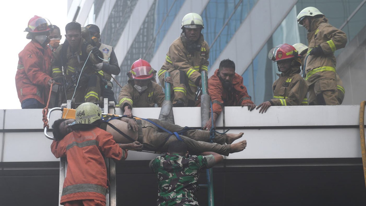 Kebakaran Gedung Cyber 1, Wagub Riza Soroti Pencegahan Kebakaran Gedung Cyber 1, Wagub Riza Soroti Pencegahan