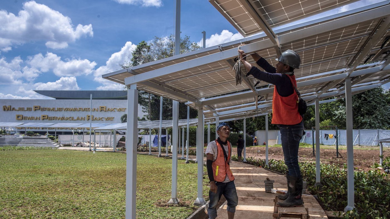 Pemerintah Beri Insentif bagi Pelanggan PLN yang Beralih PLTS Atap