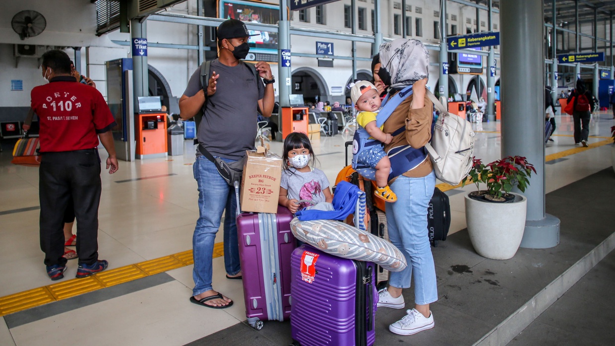 Penumpang Kereta Api Meningkat Capai 42% pada Semester I 2022 Penumpang Kereta Api Meningkat Capai 42% pada Semester I 2022