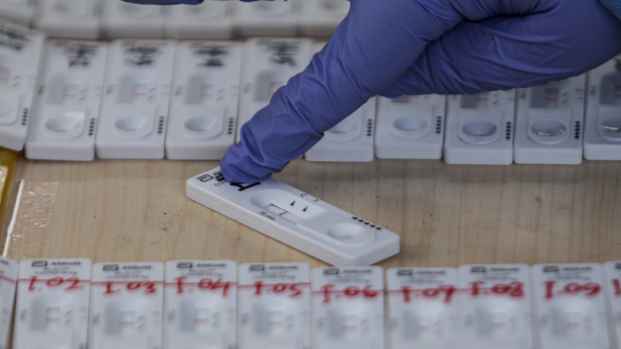 Pemerintah Diminta Analisa Penyebab Kasus Harian COVID-19 Naik Pemerintah Diminta Analisa Penyebab Kasus Harian COVID-19 Naik