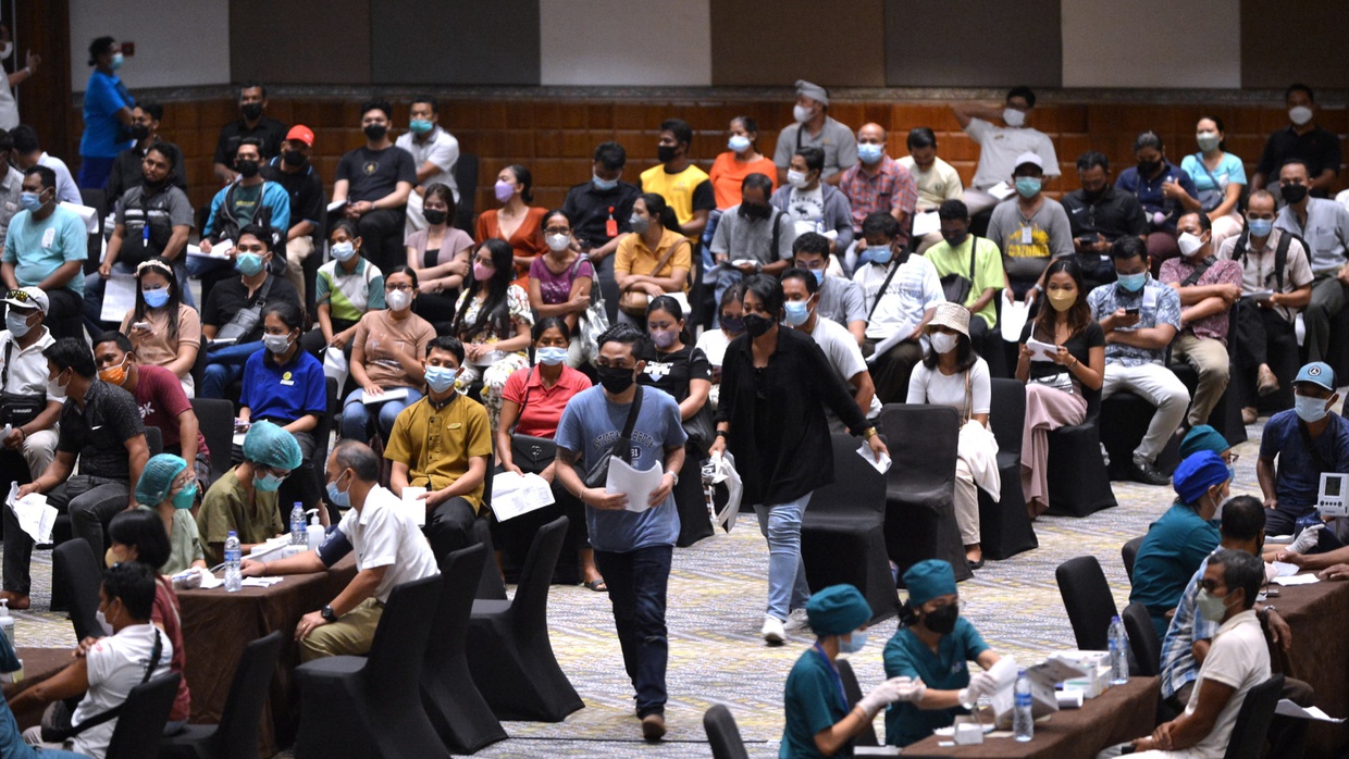 Menyoal Vaksin Keempat Saat Target Vaksinasi Tak Kunjung Tercapai