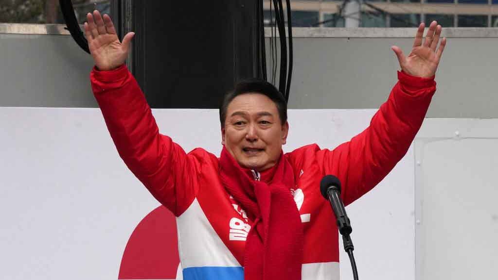 Yoon Suk-yeol: Capres Terpopuler Korsel, Mantan Jaksa, Perdukunan