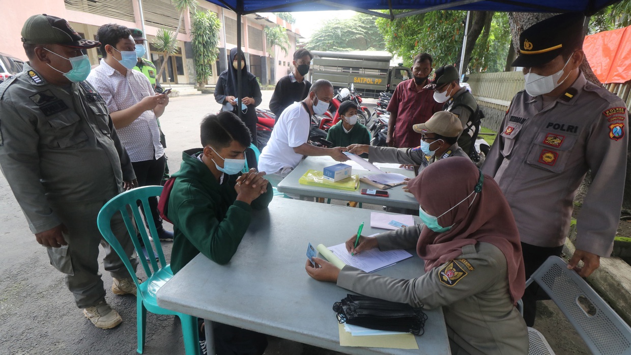 Epidemiolog UI Sarankan Pemerintah Akhiri Kebijakan PPKM Epidemiolog UI Sarankan Pemerintah Akhiri Kebijakan PPKM