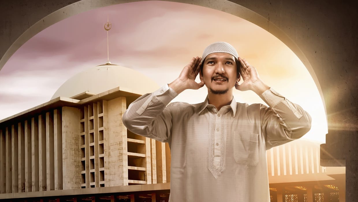 Adab Mendengarkan Suara Azan dan Bacaan untuk Menjawab Seruan Azan Adab Mendengarkan Suara Azan dan Bacaan untuk Menjawab Seruan Azan