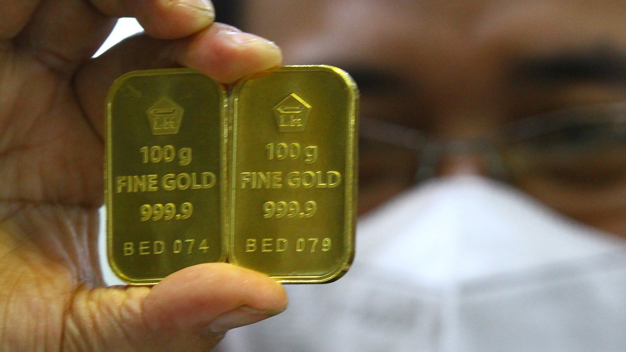 Kilau Emas Saat Dunia Cemas Kilau Emas Saat Dunia Cemas