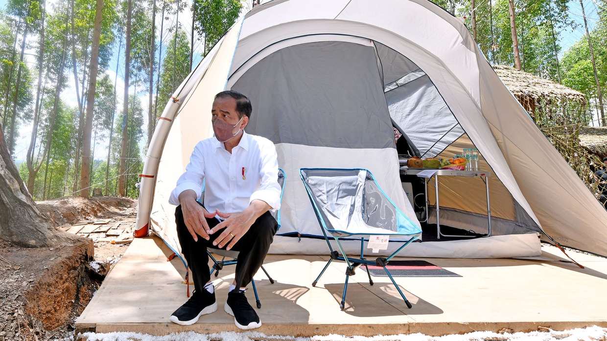 Jokowi Kemah & Ritual di Titik 0: Upaya Tepis Citra Negatif IKN? Jokowi Kemah & Ritual di Titik 0: Upaya Tepis Citra Negatif IKN?