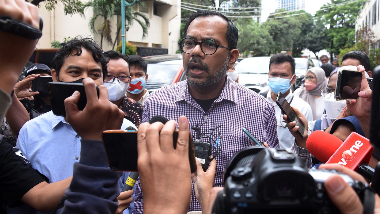 Jadi Tersangka atas Laporan Luhut, Haris Azhar & Fatia Tak Ditahan Jadi Tersangka atas Laporan Luhut, Haris Azhar & Fatia Tak Ditahan