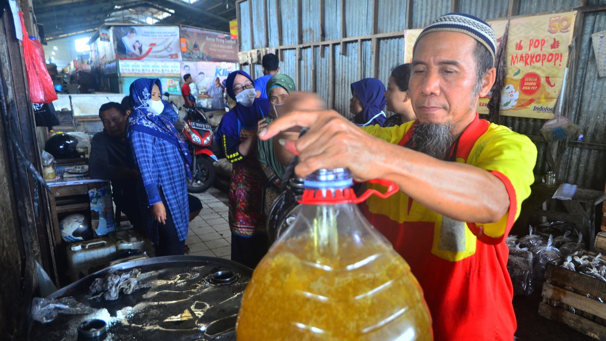 Beli Migor Curah Pakai PeduliLindungi, Pedagang: Ribet! Beli Migor Curah Pakai PeduliLindungi, Pedagang: Ribet!