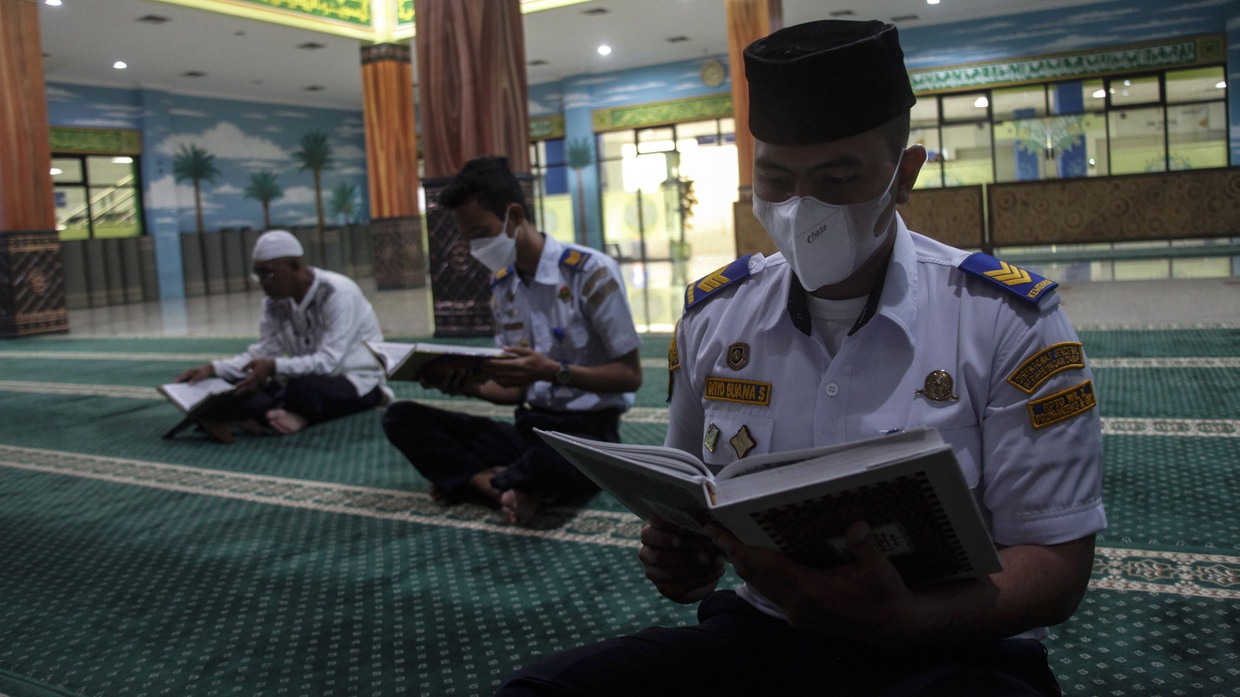 5 Dalil I'tikaf Ramadhan di Al-Qur'an dan Hadis 5 Dalil I'tikaf Ramadhan di Al-Qur'an dan Hadis