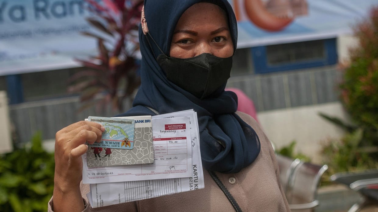 Kemendikbud Salurkan Rp5,5 Triliun Dana PIP ke 10,2 Juta Siswa Kemendikbud Salurkan Rp5,5 Triliun Dana PIP ke 10,2 Juta Siswa