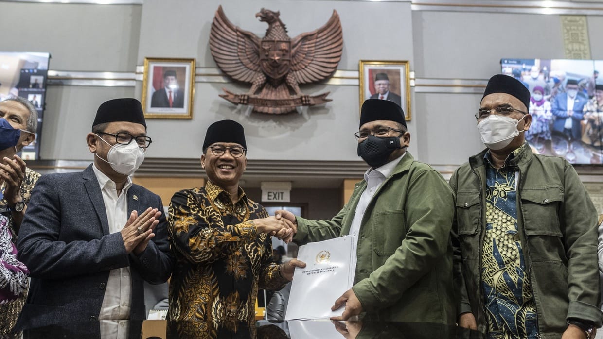 Pemerintah dan DPR Sepakati Biaya Haji 2022 Rp39,8 Juta per Jemaah Pemerintah dan DPR Sepakati Biaya Haji 2022 Rp39,8 Juta per Jemaah