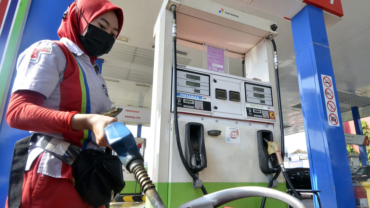 Dilema Pemerintah saat Subsidi BBM Bengkak & Kuota Potensi Jebol Dilema Pemerintah saat Subsidi BBM Bengkak & Kuota Potensi Jebol