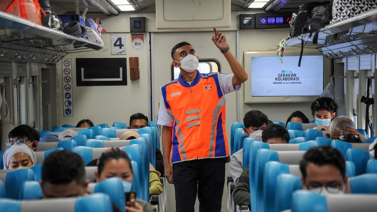 KAI Targetkan 4 Juta Pelanggan Selama Periode Nataru 2023 KAI Targetkan 4 Juta Pelanggan Selama Periode Nataru 2023